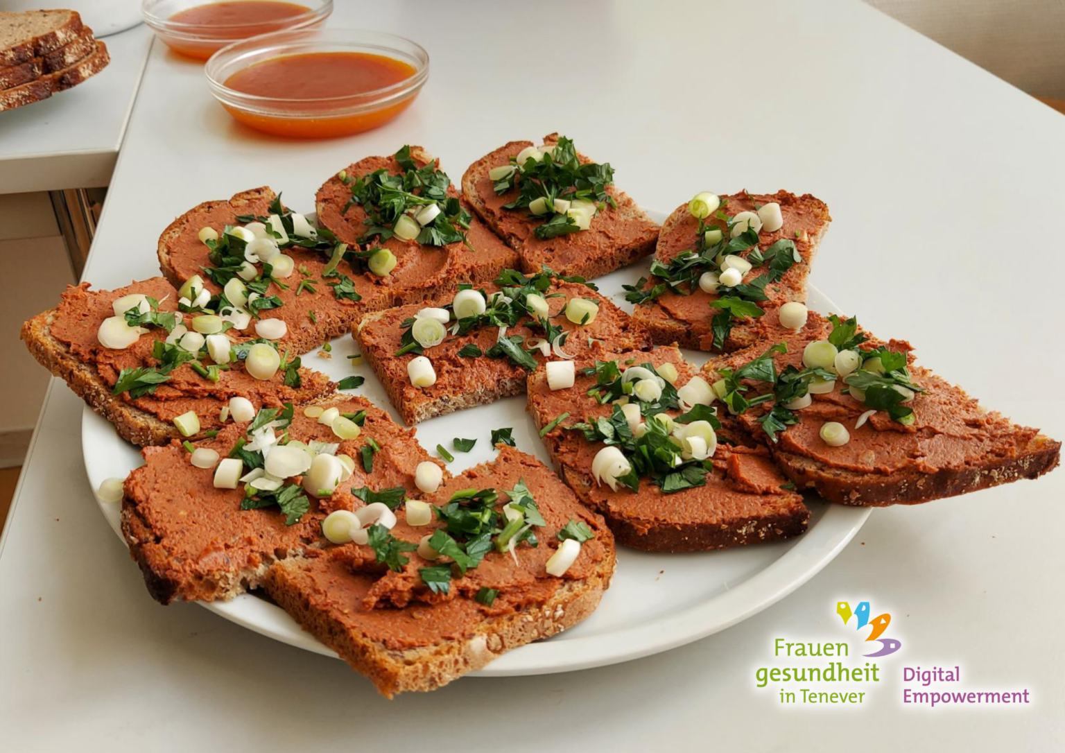 Rezept: Stulle mit Tomaten-Walnuss-Aufstrich